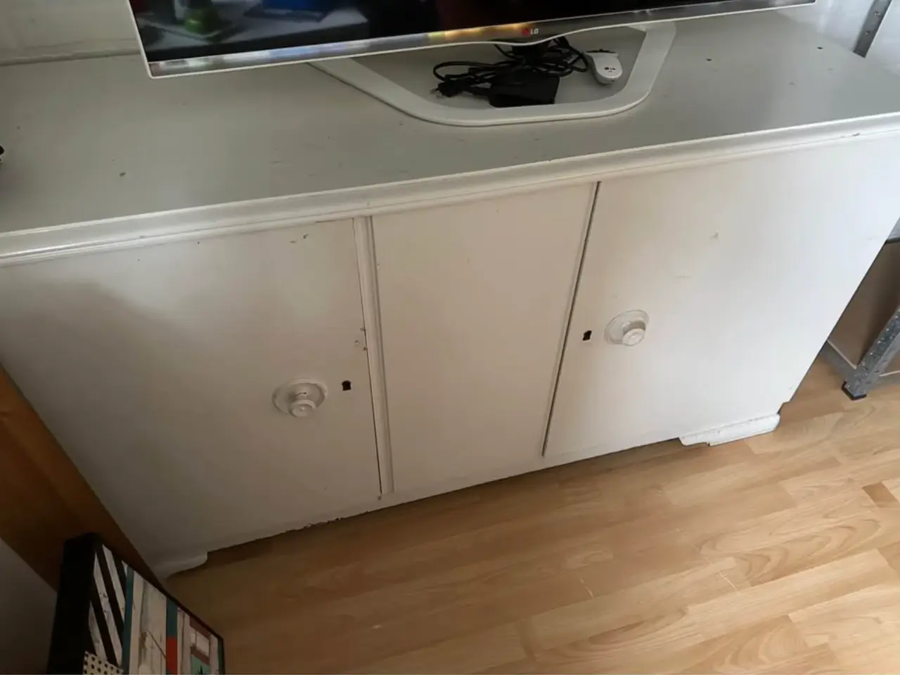 Billede 1 - Gammel skænk