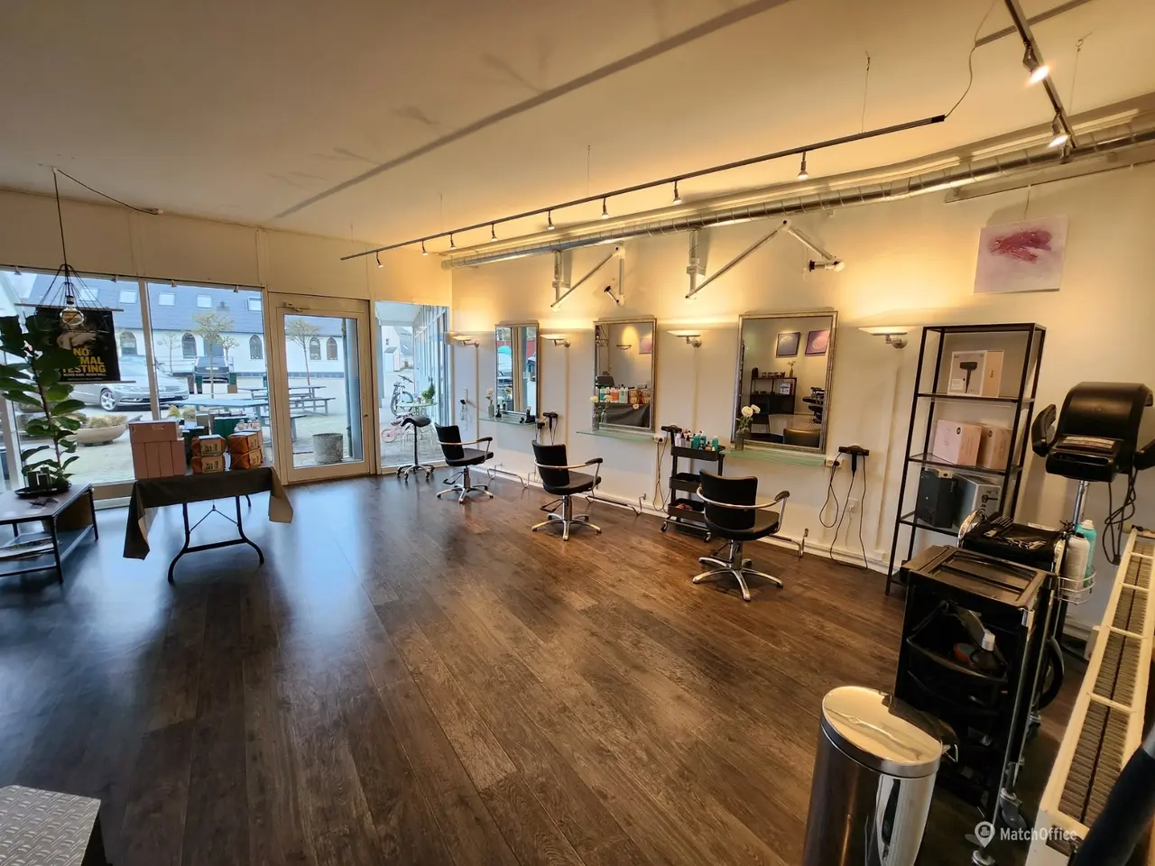 Billede 5 - Frisør Saloon inkl. inventar udlejes. moderne og klar til overtagelse.