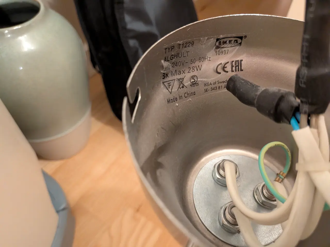 Billede 4 - IKEA ÄLGHULT loftlampe med tre hvide glasskærme