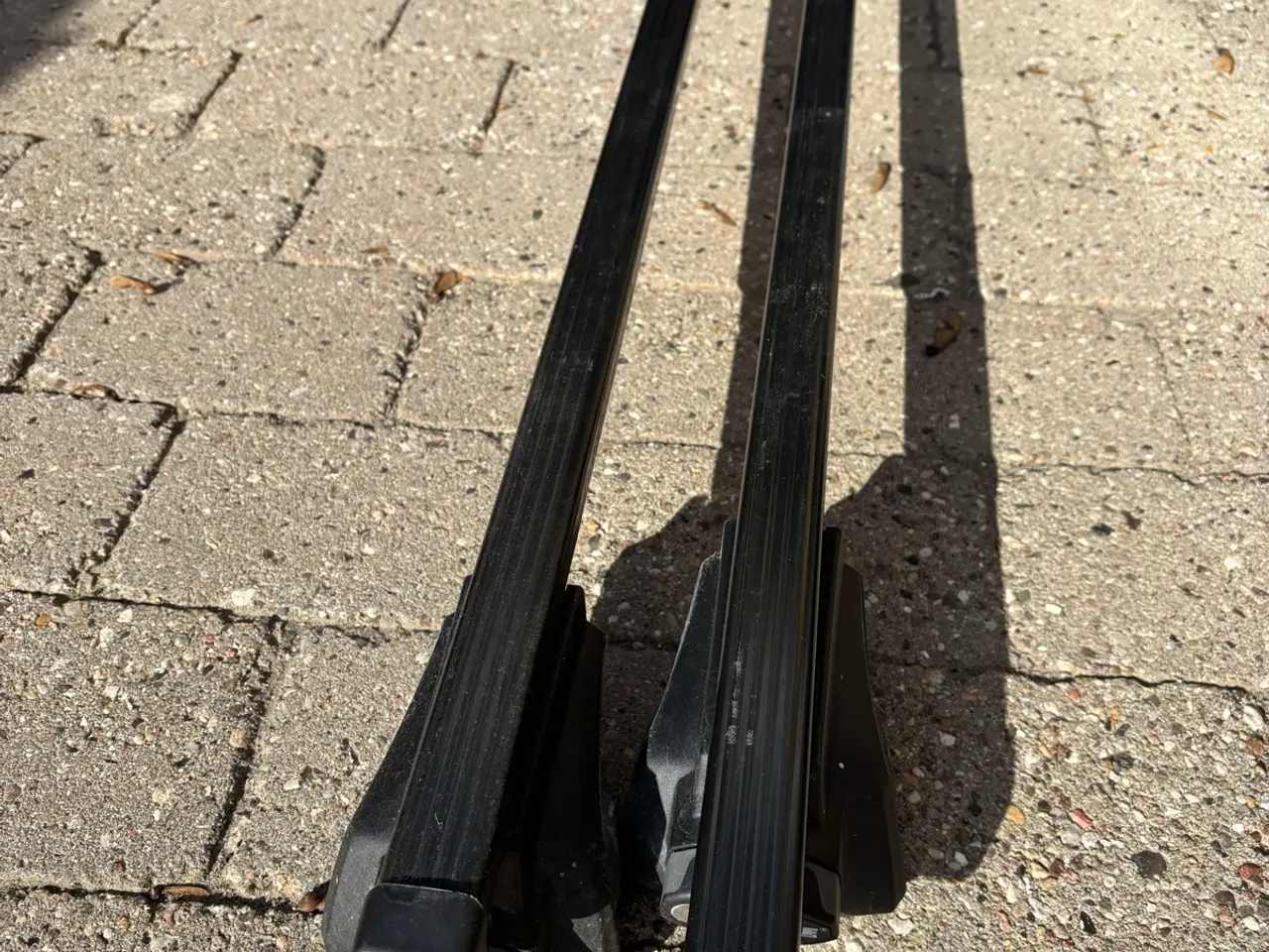 Billede 1 - Thule tagbøjler med lås
