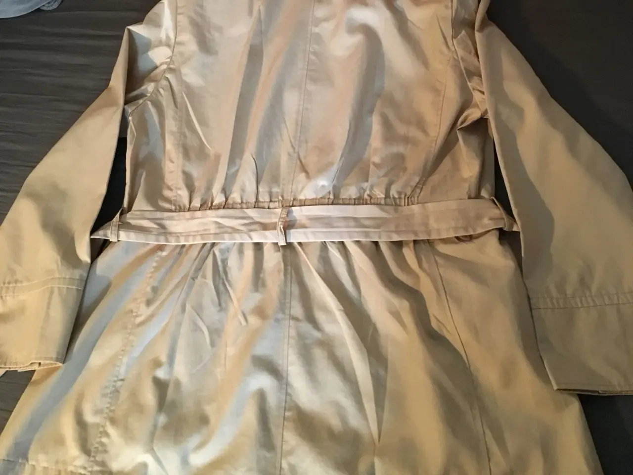 Billede 13 - Flotte beige jakke til salg