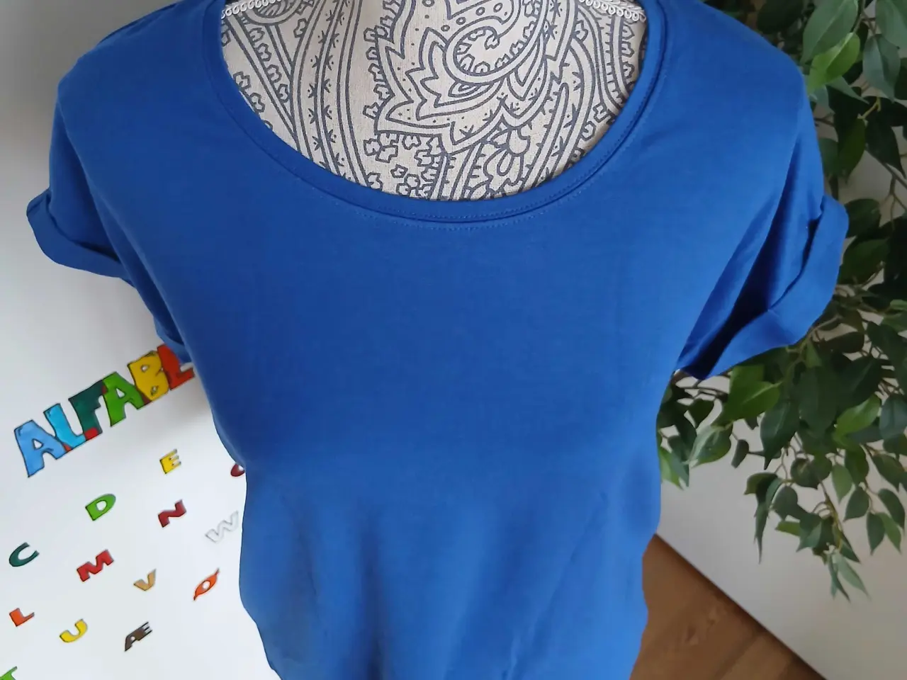 Billede 2 - Top. Only. Small/36