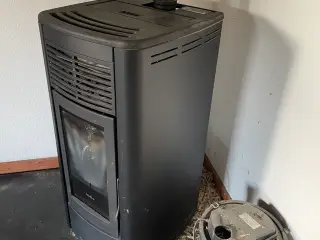 Ferlux Shara 6 kW træpille brændeovn m. stenplade