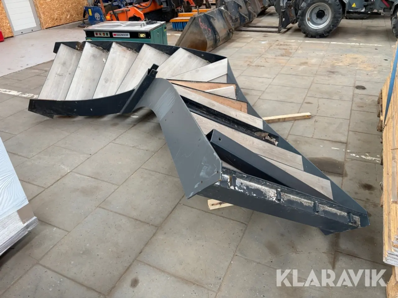 Billede 1 - Metaltrappe med gitter