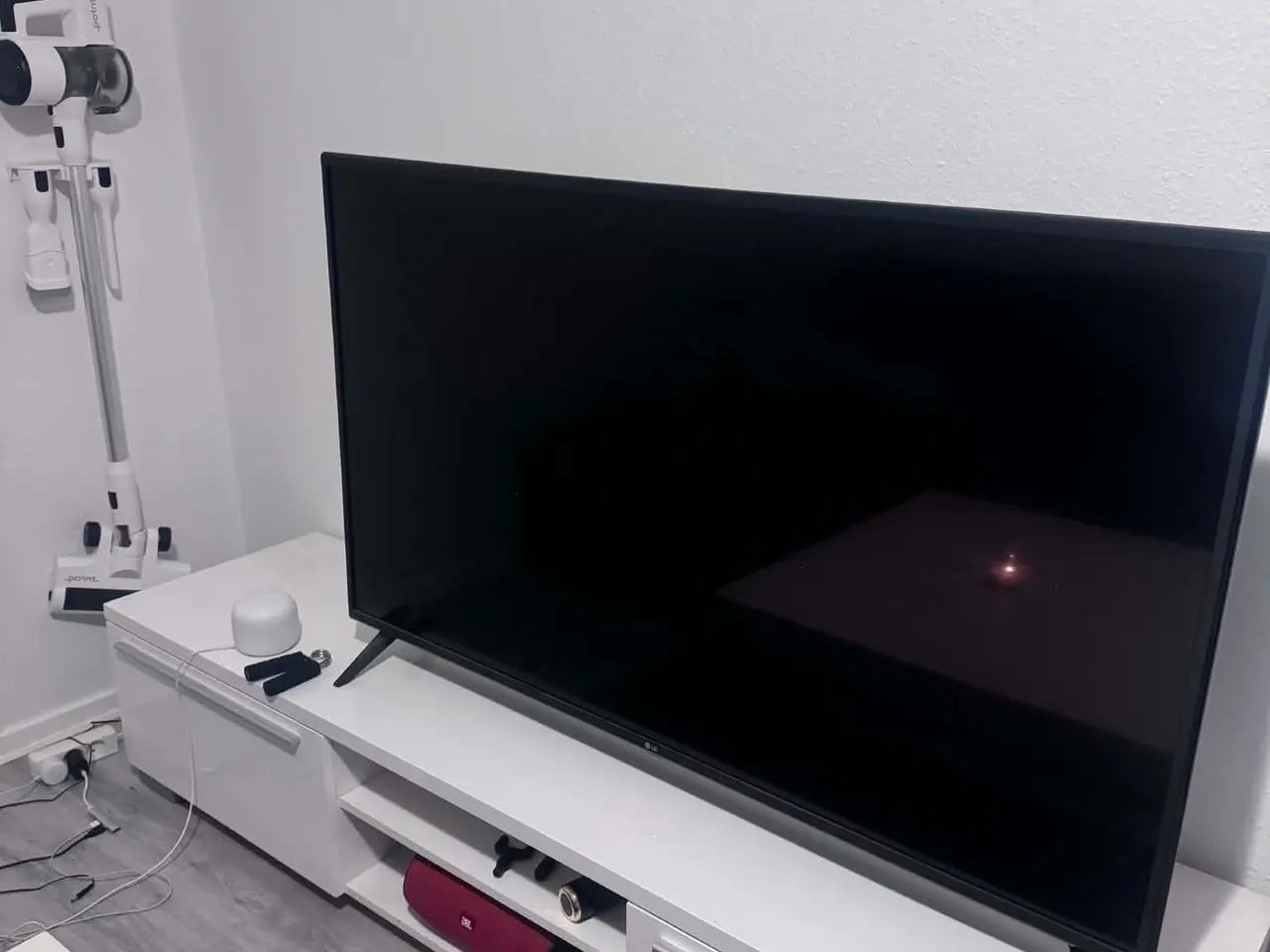 Billede 2 - TV bord med massere af opbevaring