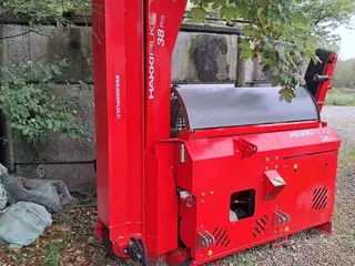 Hakki-Pilke 38 Pro Electric Kombineret brændesav og brændekløver m. Indlæggerbord