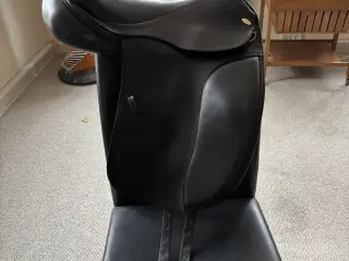 Kentaur Ithaka 17” dressursadel sælges
