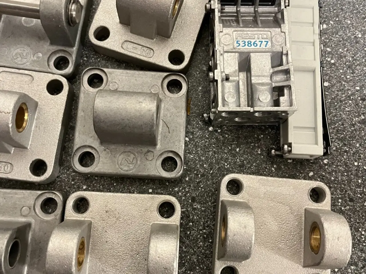 Billede 8 - Pneumatic Components parti – Norgren, Camozzi, &