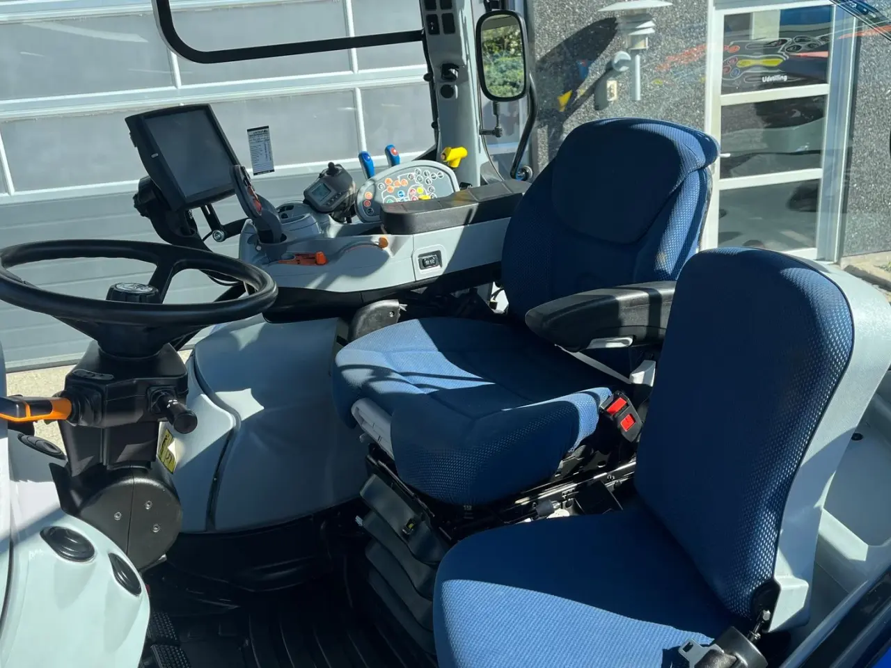 Billede 5 - New Holland T6.145 AC Med frontlæsser