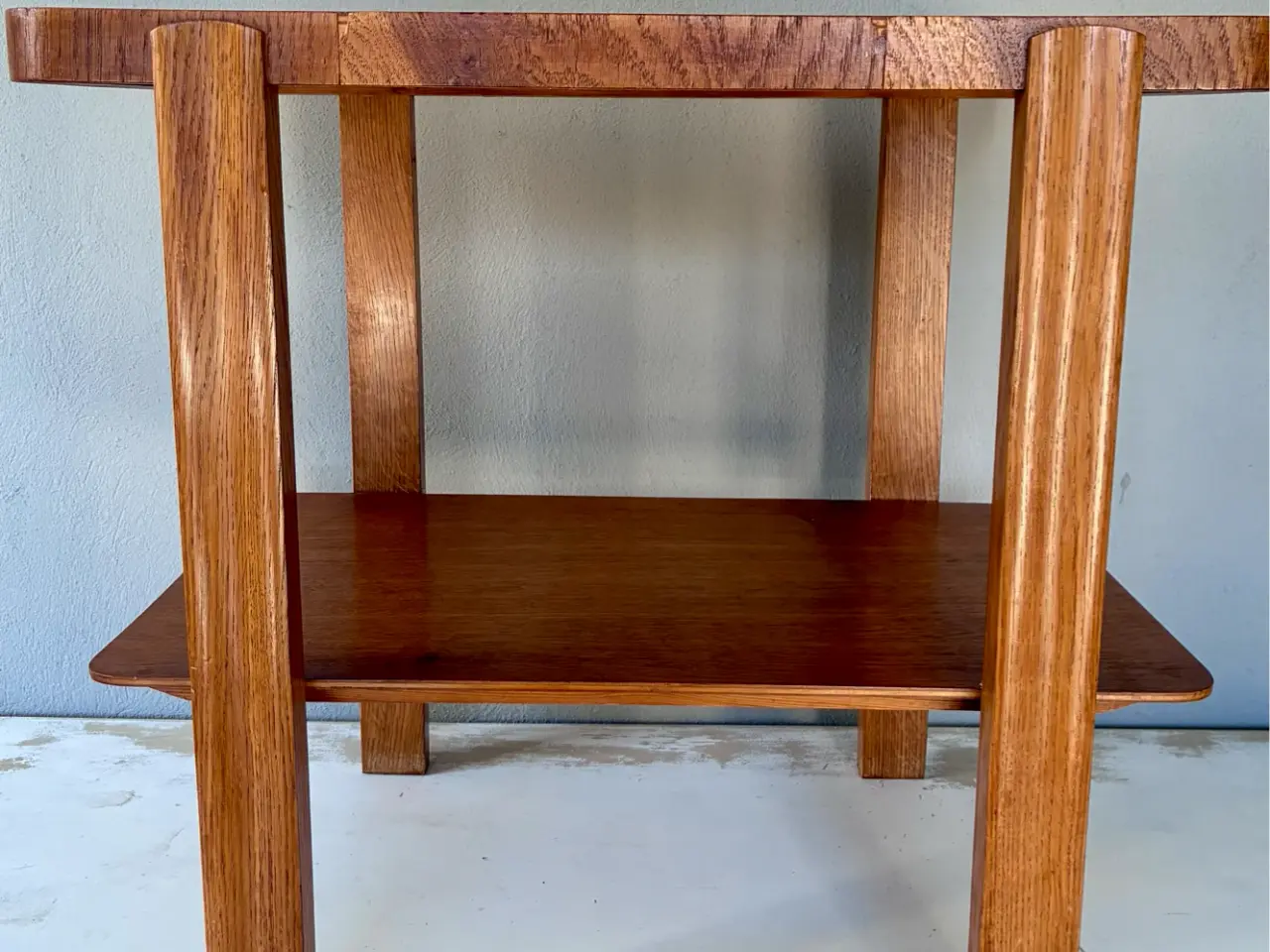 Billede 1 - Smukt Art Deco / retro sidebord i træ med hylde – 