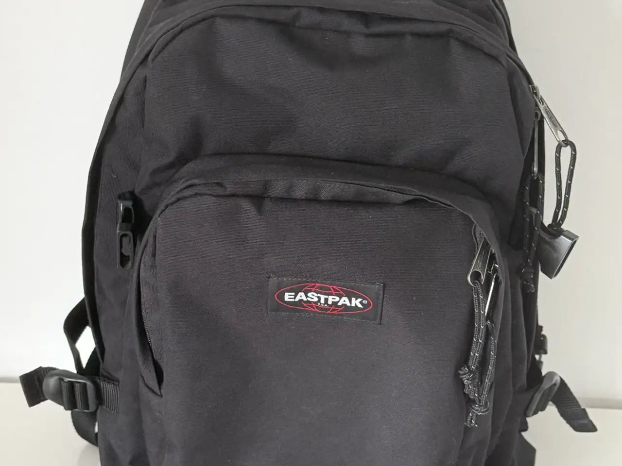 Billede 2 - Eastpak Tutor rygsæk 39L-black, som ny!