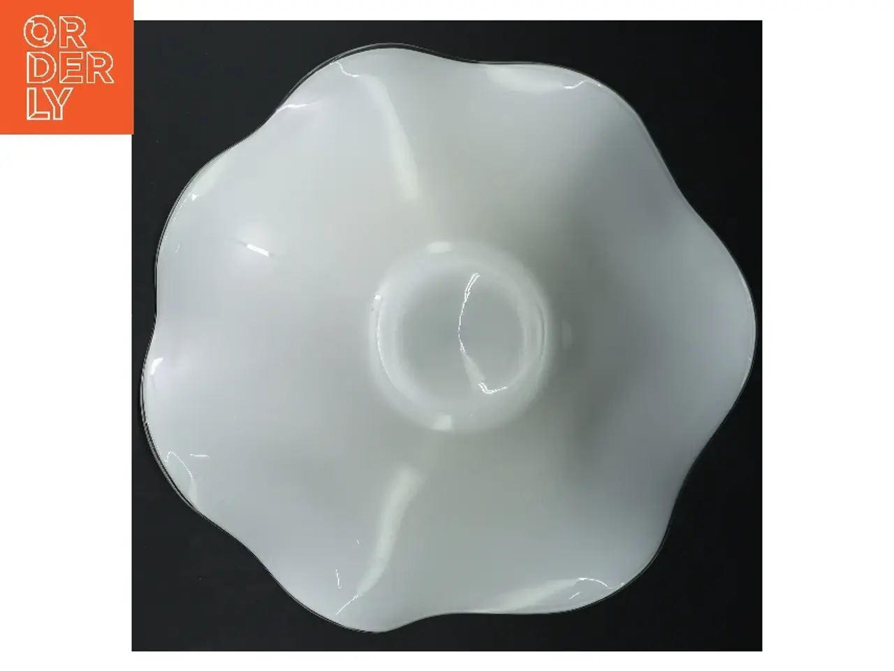 Billede 3 - Hvid dekorativ glasskål (str. Ø 30,5 cm)