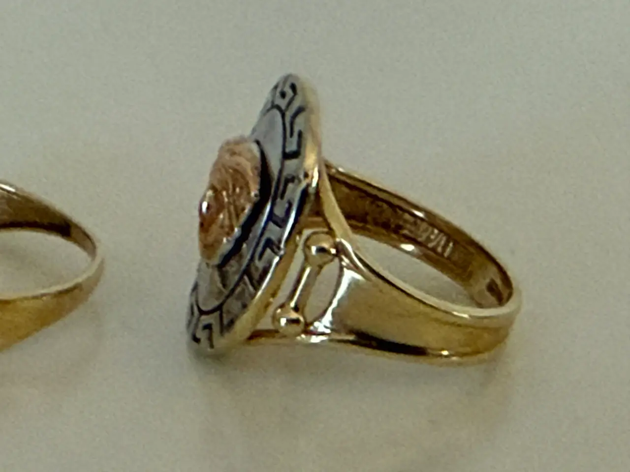 Billede 4 - Stor Versaces Medusa-ring i 14 kt guld