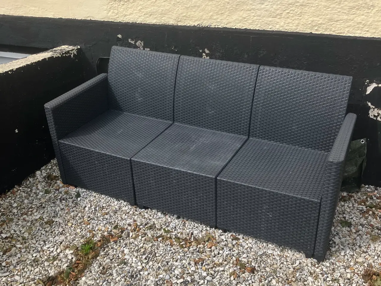 Billede 1 - Loungesofa i sort polyrattan