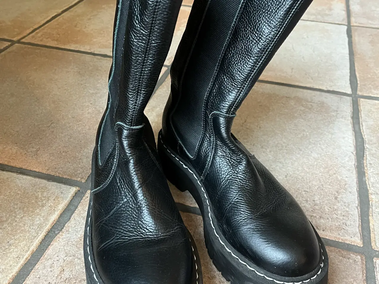 Billede 3 - Super smart støvle fra Steve Madden.