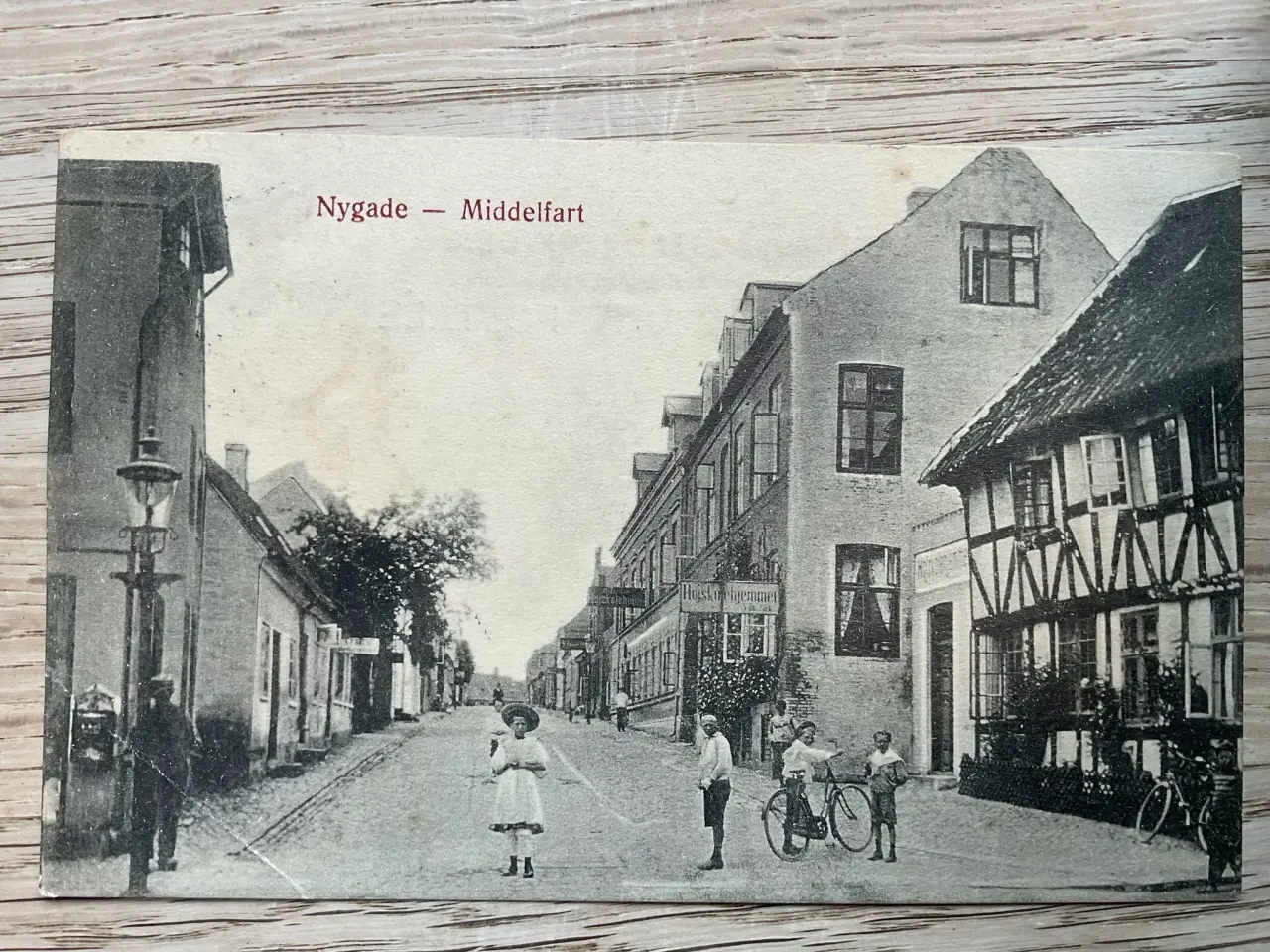 Billede 1 - Postkort og maleri fra Middelfart købes og sælges.