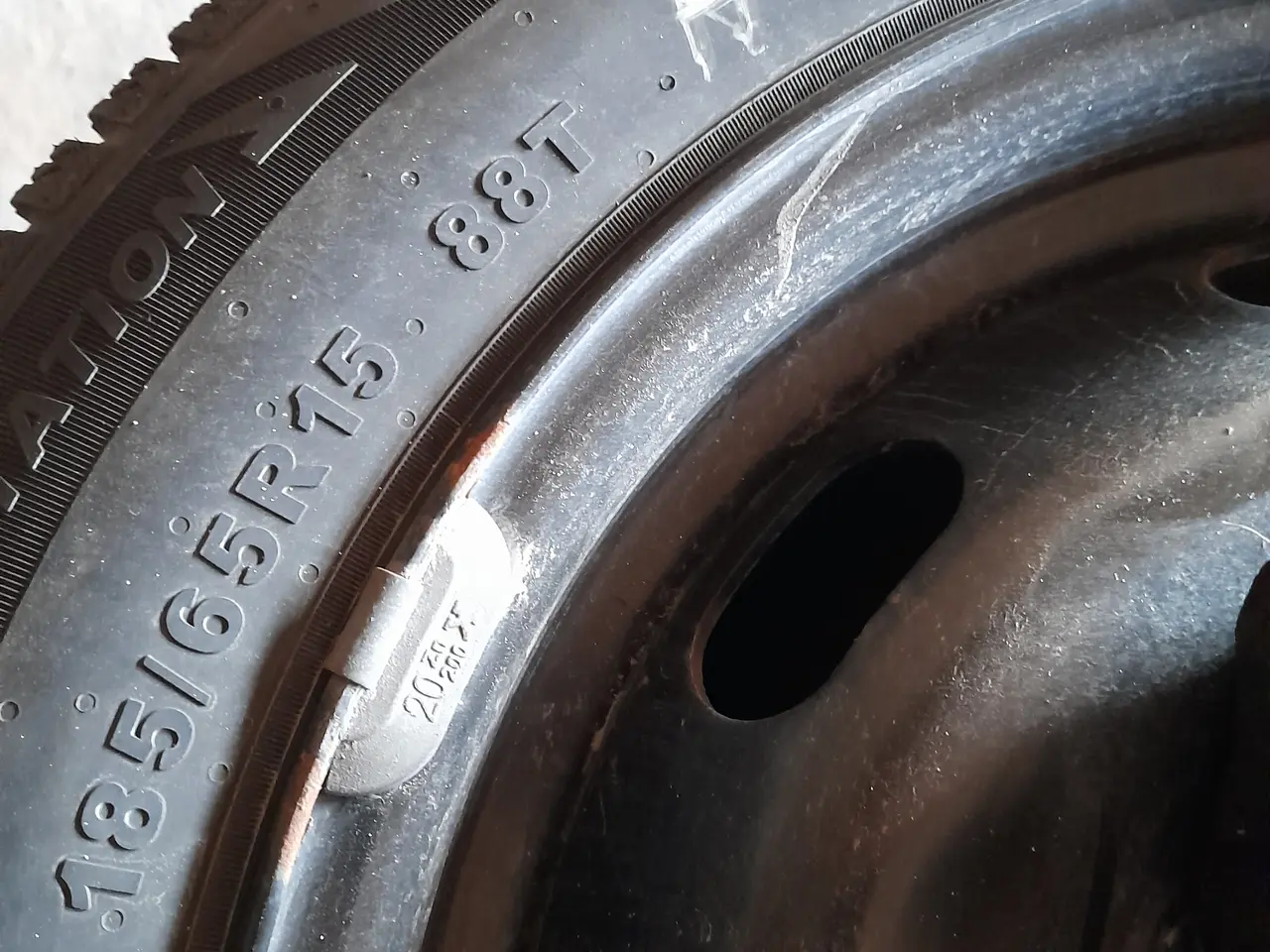 Billede 2 - Vinterdæk på fælfe 185/65R15 til peugeot 2008
