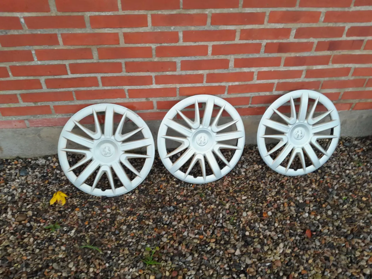 Billede 4 - Div Hjulkapsler Peugeot