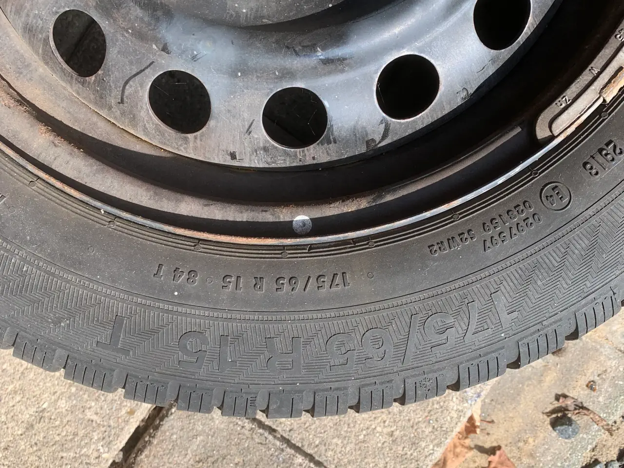 Billede 1 - Vinterdæk på stål fælge til Toyota Yaris.