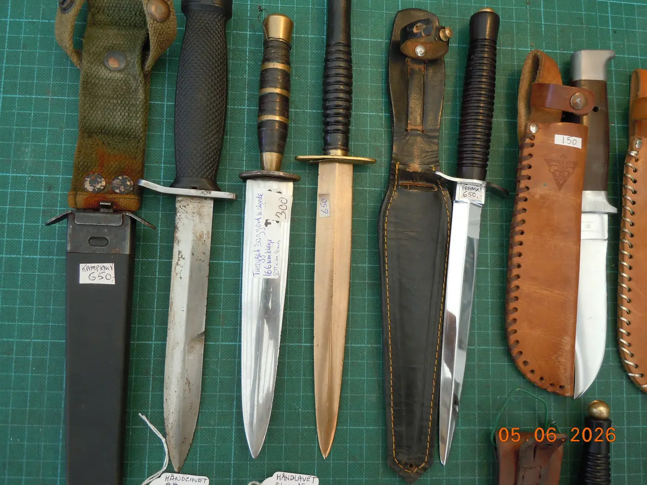 Billede 1 - Knive, dolke og daggerter.