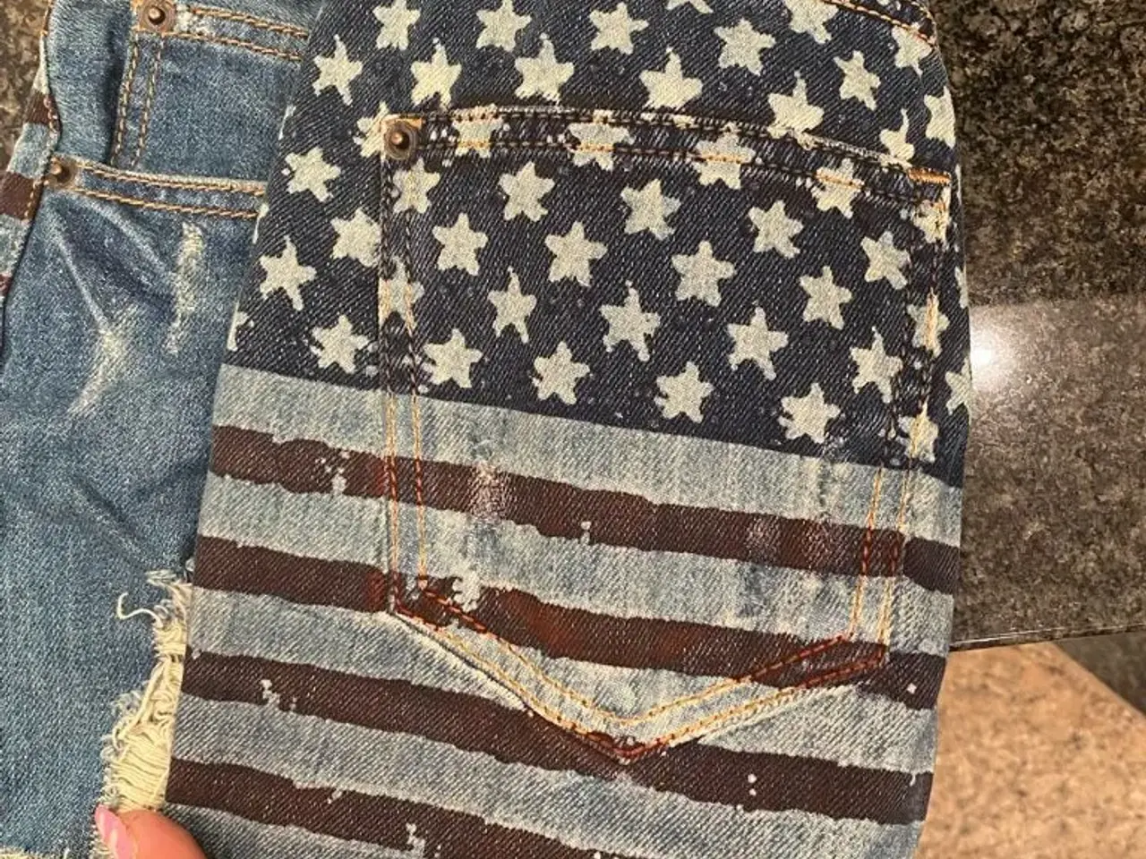 Billede 6 - AC denim shorts med trevler str m