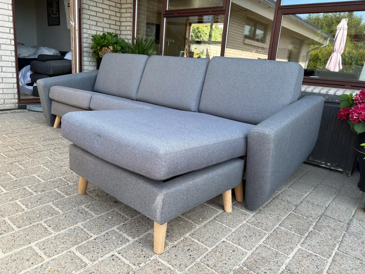 Billede 3 - Grå sofa med chaiselong