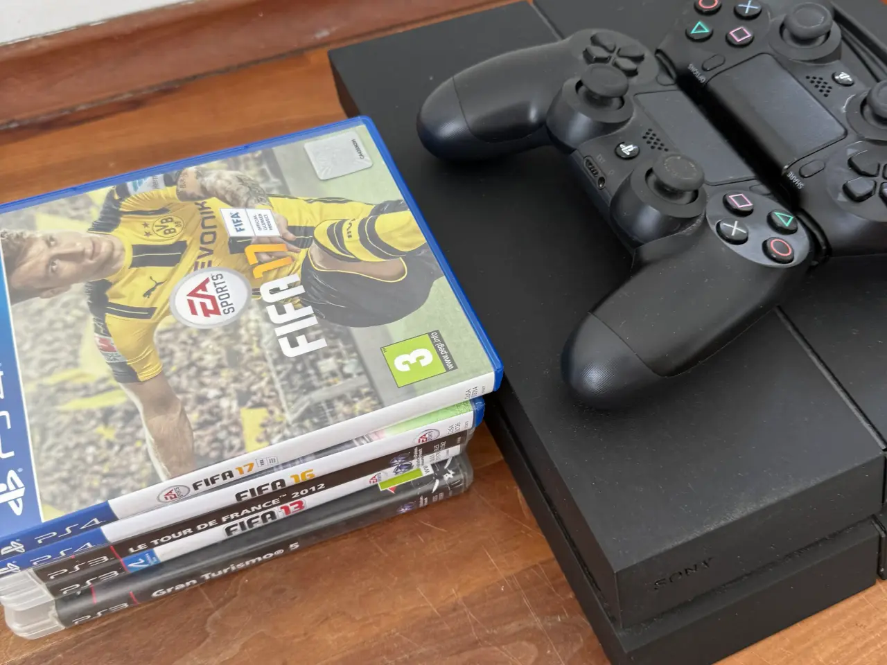 Billede 4 - Playstation 4 konsol med controllere