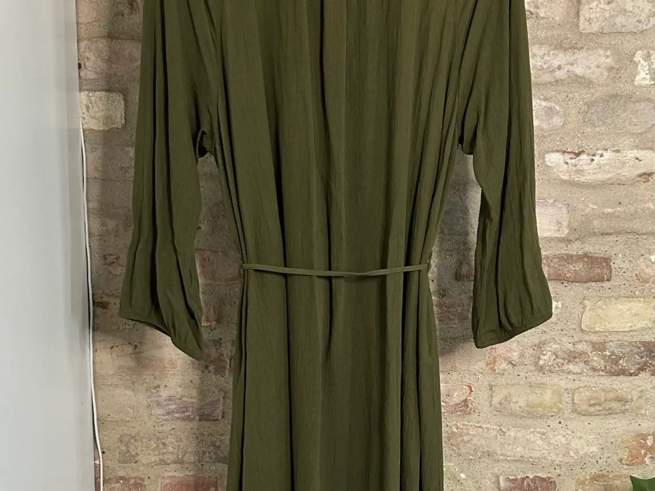 Billede 3 - Basic Apparel kjole