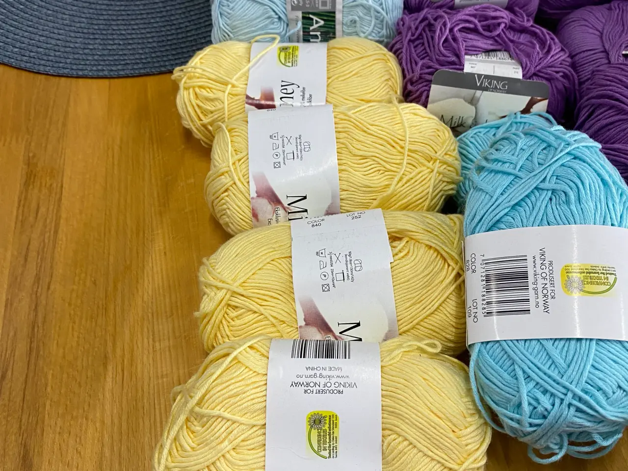 Billede 2 - Milk & Honey garn fra Viking