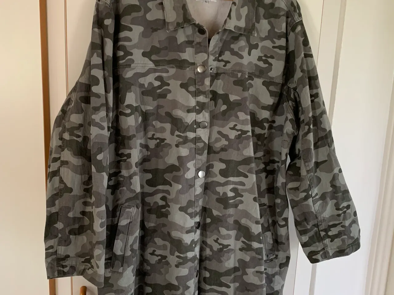 Billede 1 - Camouflage jakke Zhenzi