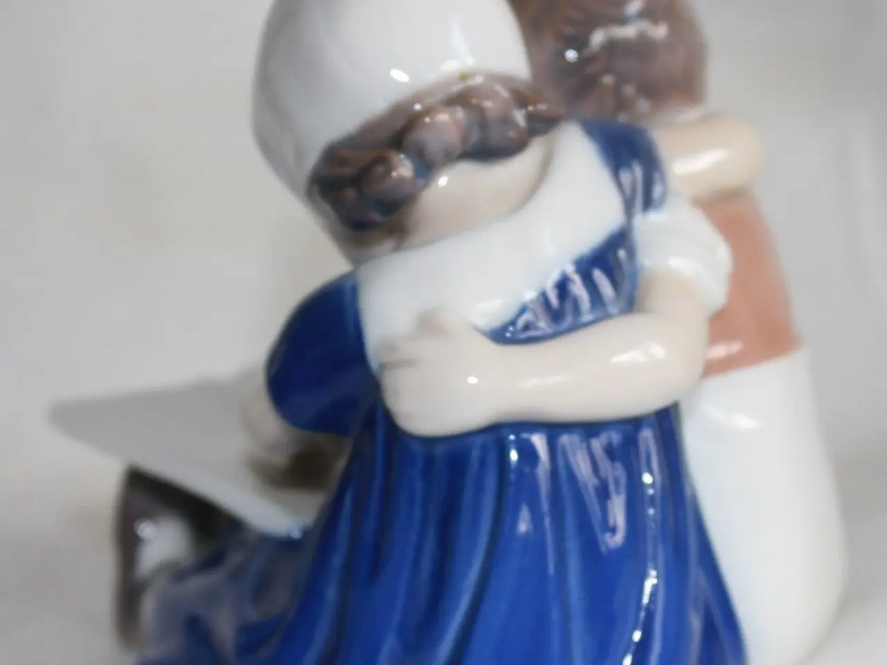 Billede 4 - Læsende børn, figur fra Bing & Grøndahl