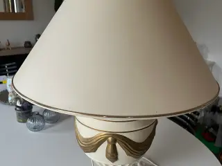 Stor flot lampe.