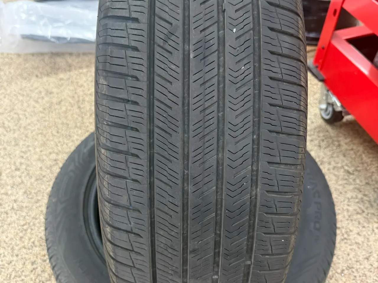 Billede 1 - Vredestein helårsdæk 235/55 R19