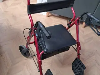Rollator og kørestol i én