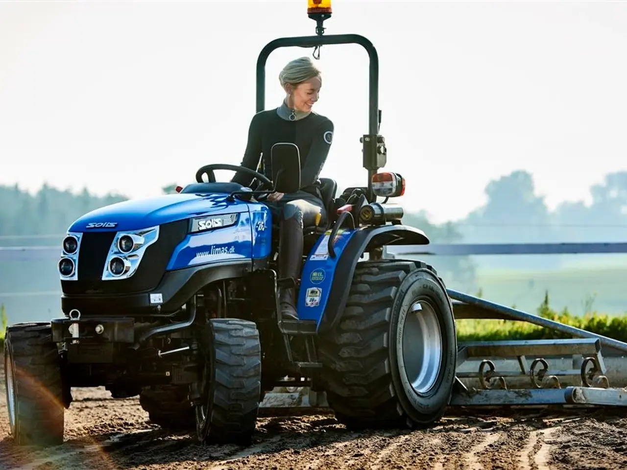 Billede 10 - Solis Ny kompakt traktor til små penge
