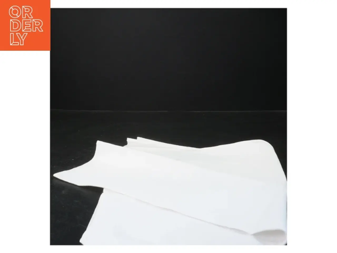 Billede 2 - Hvid dug (str. 52x49 cm)
