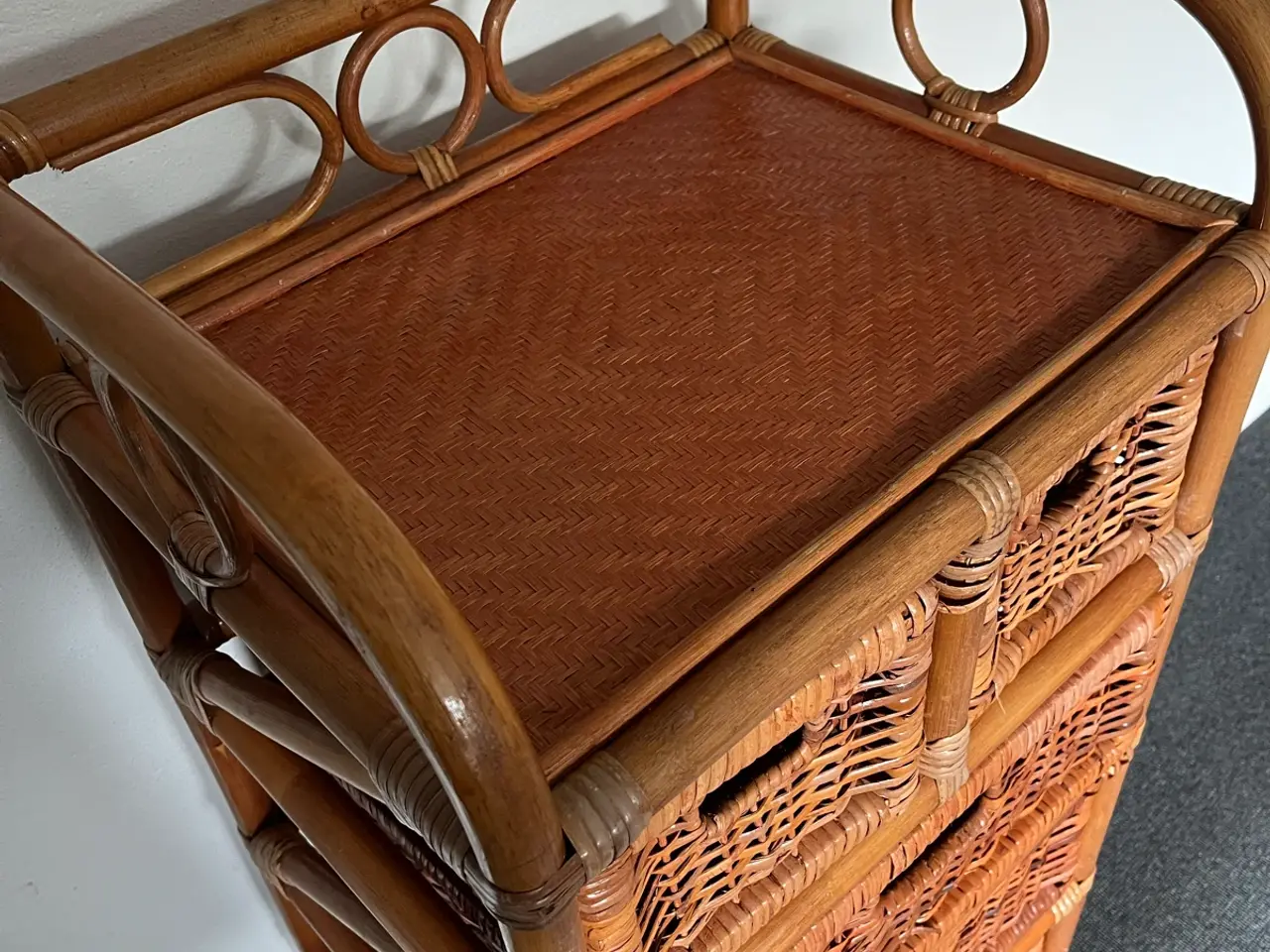 Billede 3 - Charmerende vintage skuffereol i bambus/rattan