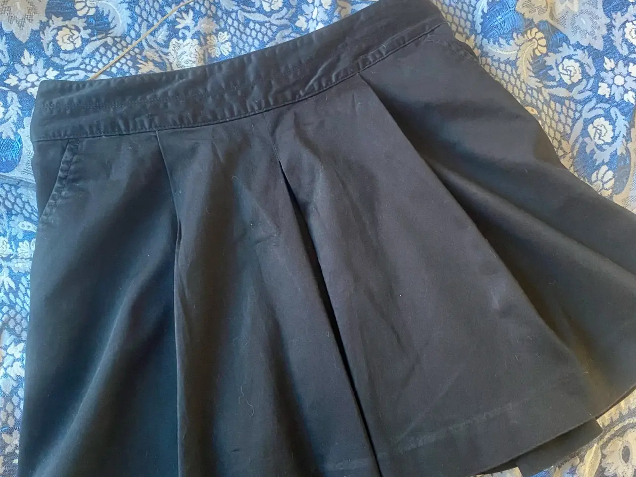 Billede 1 - H&m nederdel 38