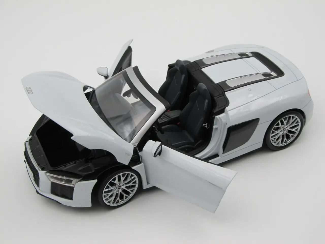 Billede 7 - AUDI Dealer Edition 2016 Audi R8 Spyder 1:18
