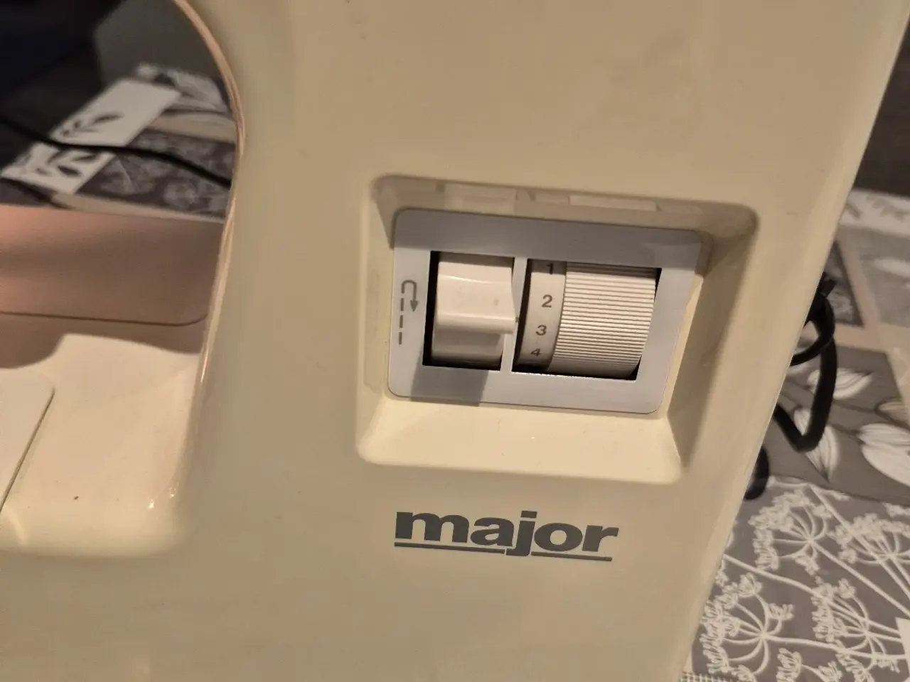 Billede 2 - Symaskine Major VI med fodpedal og tilbehør