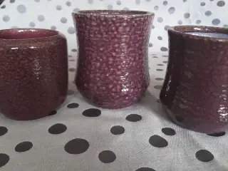 3 stentøjs krukker, urtepotteskjulere, velholdte.