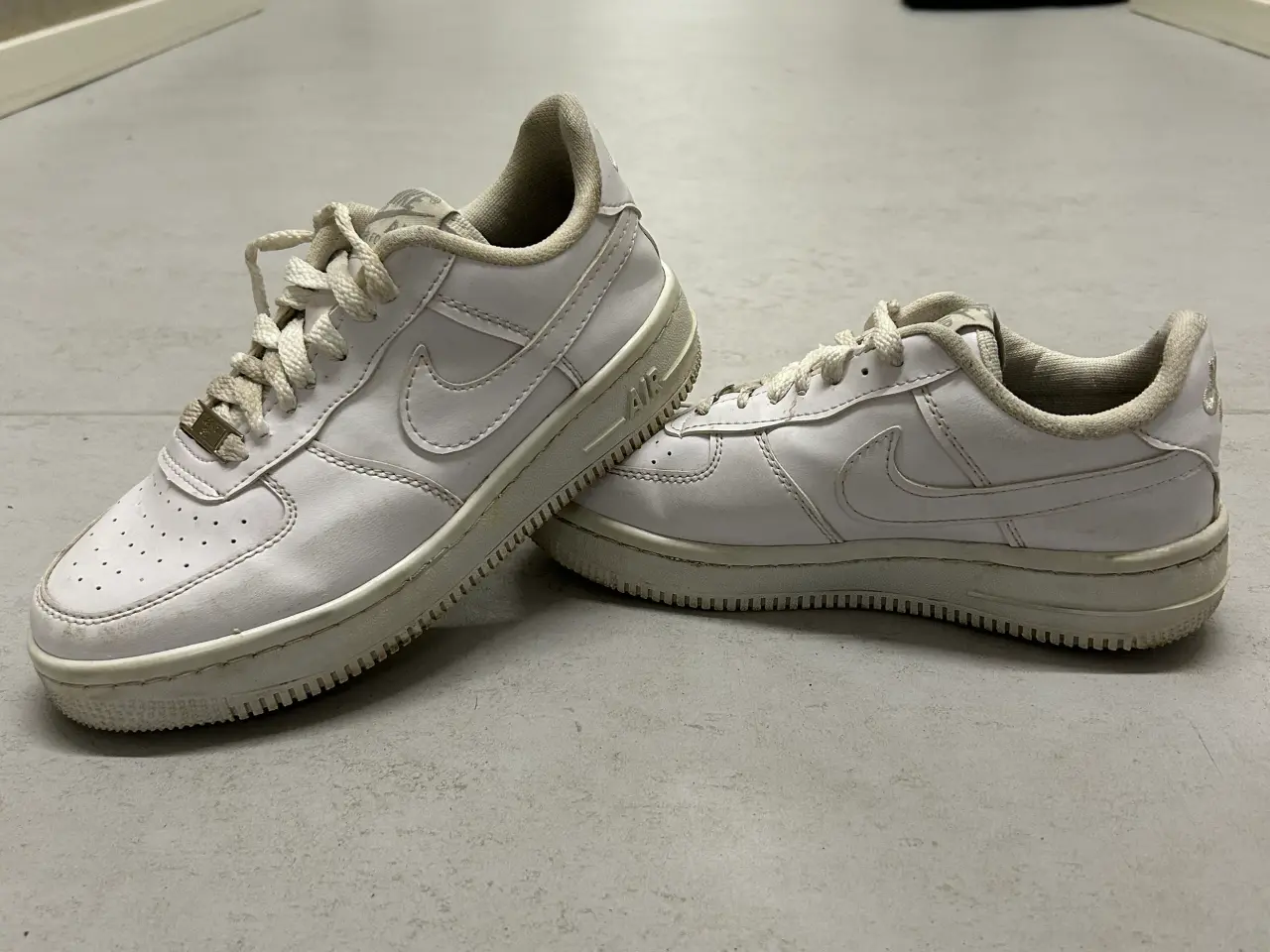 Billede 1 - Et par super lækre Nike Air Force 1 i størrelse 38