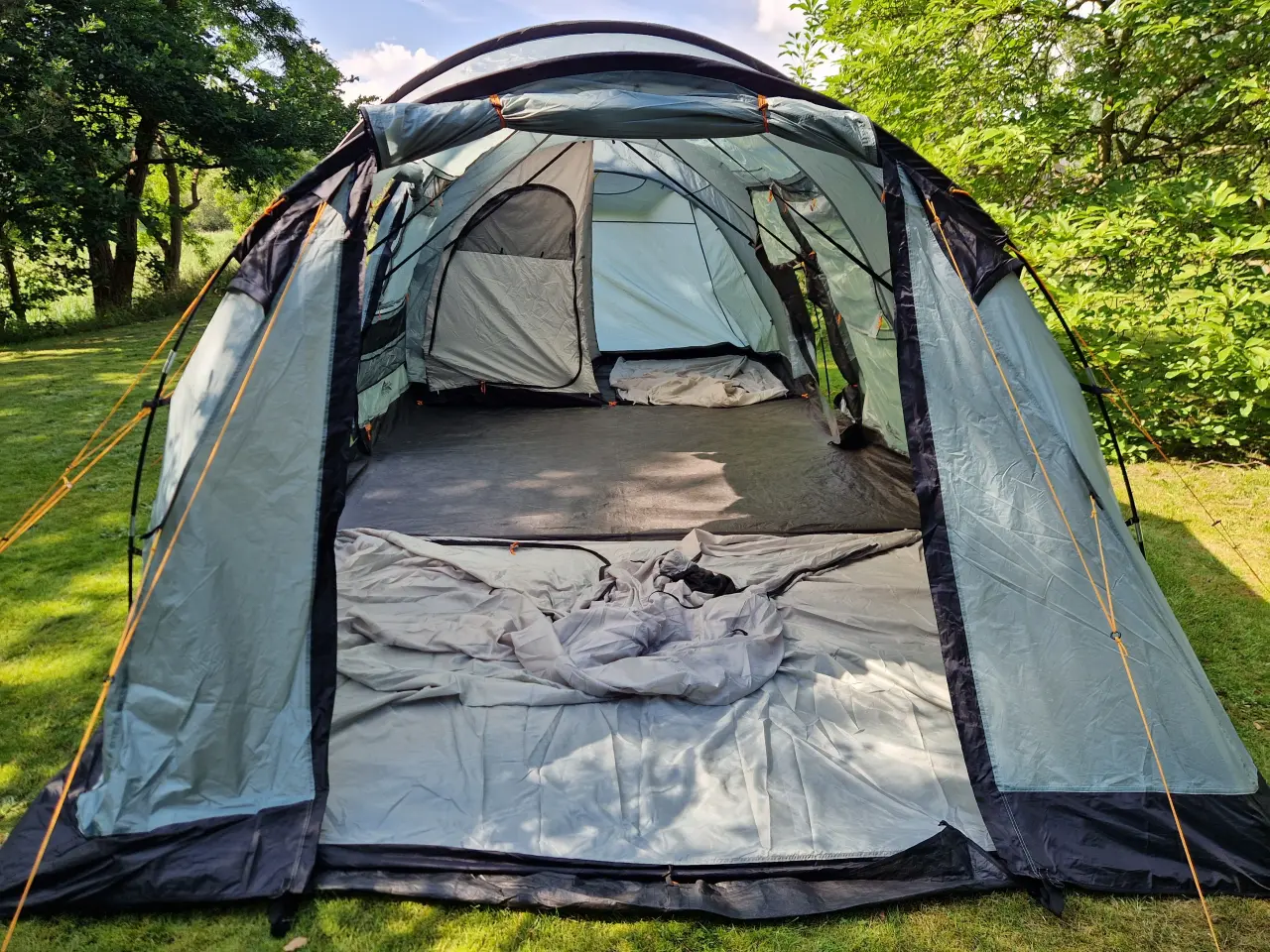 Billede 1 - UDLEJES - Campingpakke m. 8-12 pers. telt