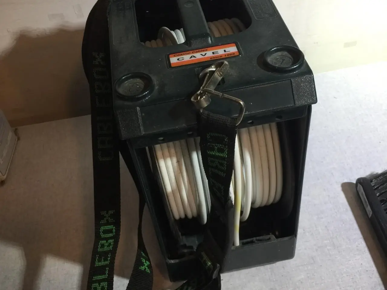 Billede 2 - COAX/KABEL HOLDER AFRULLER + kabel