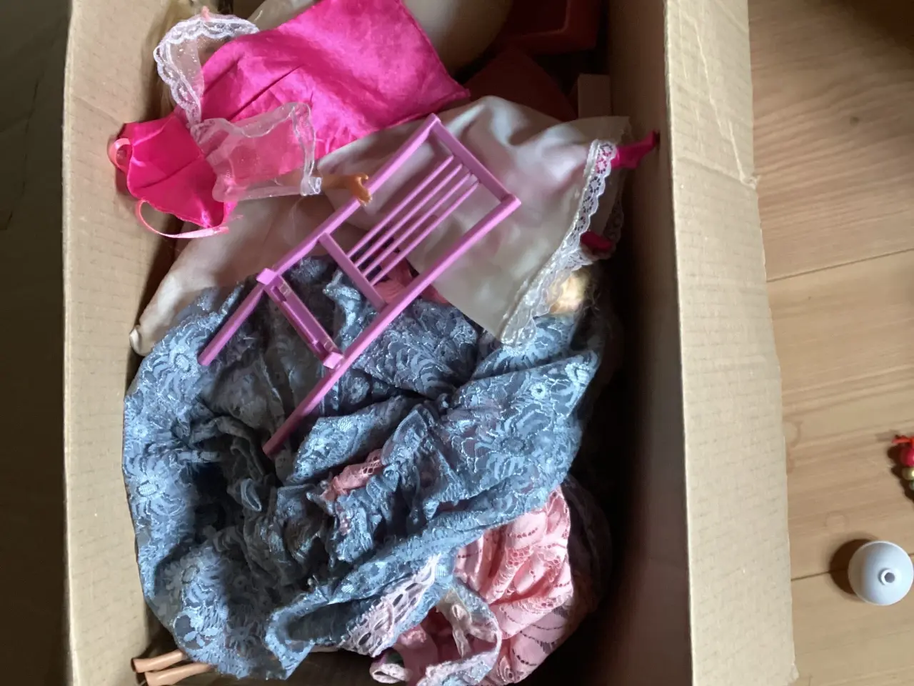 Billede 3 - Barbiedukker med hus