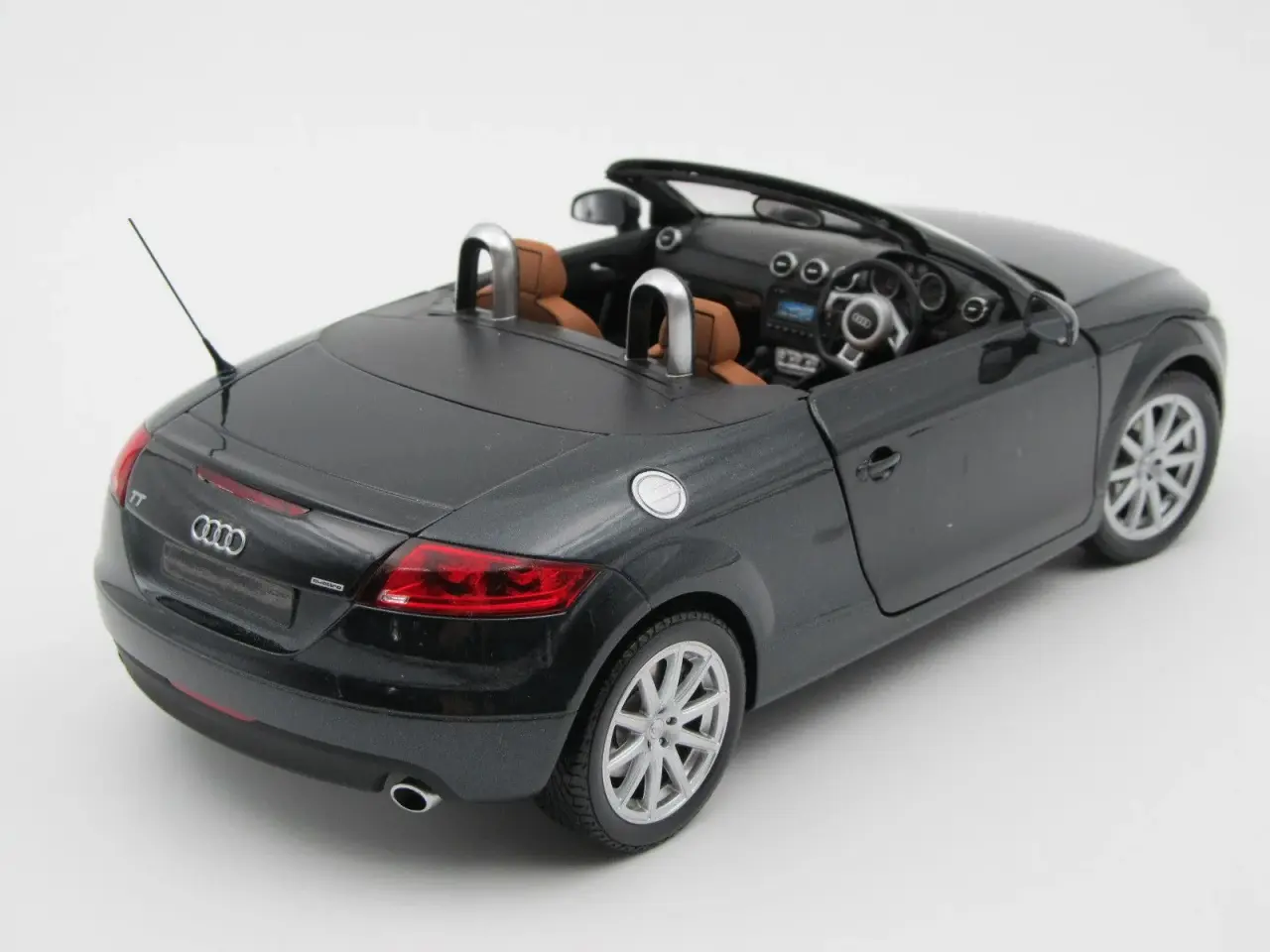 Billede 3 - 2007 Audi TT Roadster 1:18 Super god kv