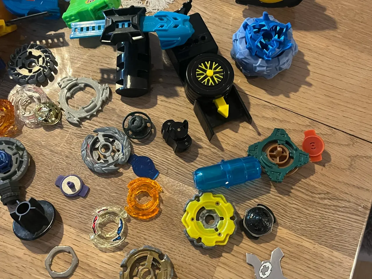 Billede 2 - Stort lot beyblade