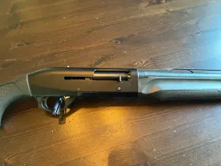 Benelli halvautomat kaliber 20 sælges