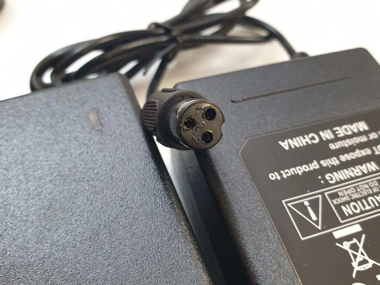 Billede 3 - NY! 42V 2A 84W Hurtig Oplader til El-Cykler