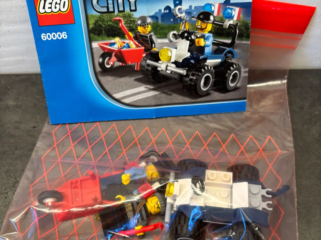 Billede 8 - 8 x LEGO City sæt inkl. 18 minifigurer